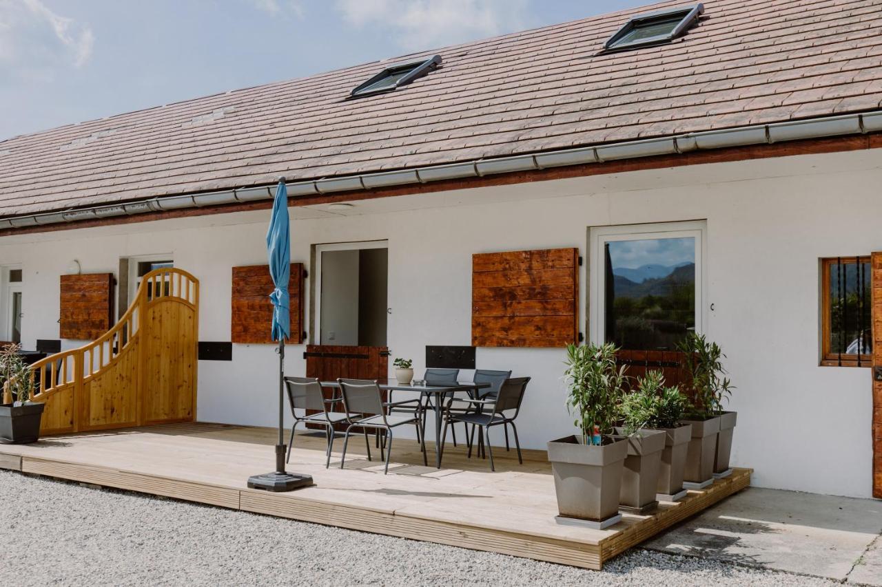 Villa Domaine Les Hirondelles Carmen à Domessin Extérieur photo